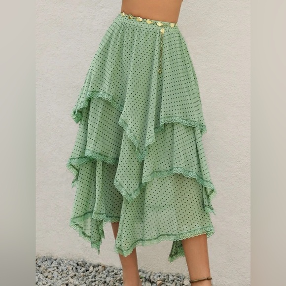 Minimalist Lace Detail Layered Printed Skirt - Picture 4 of 7